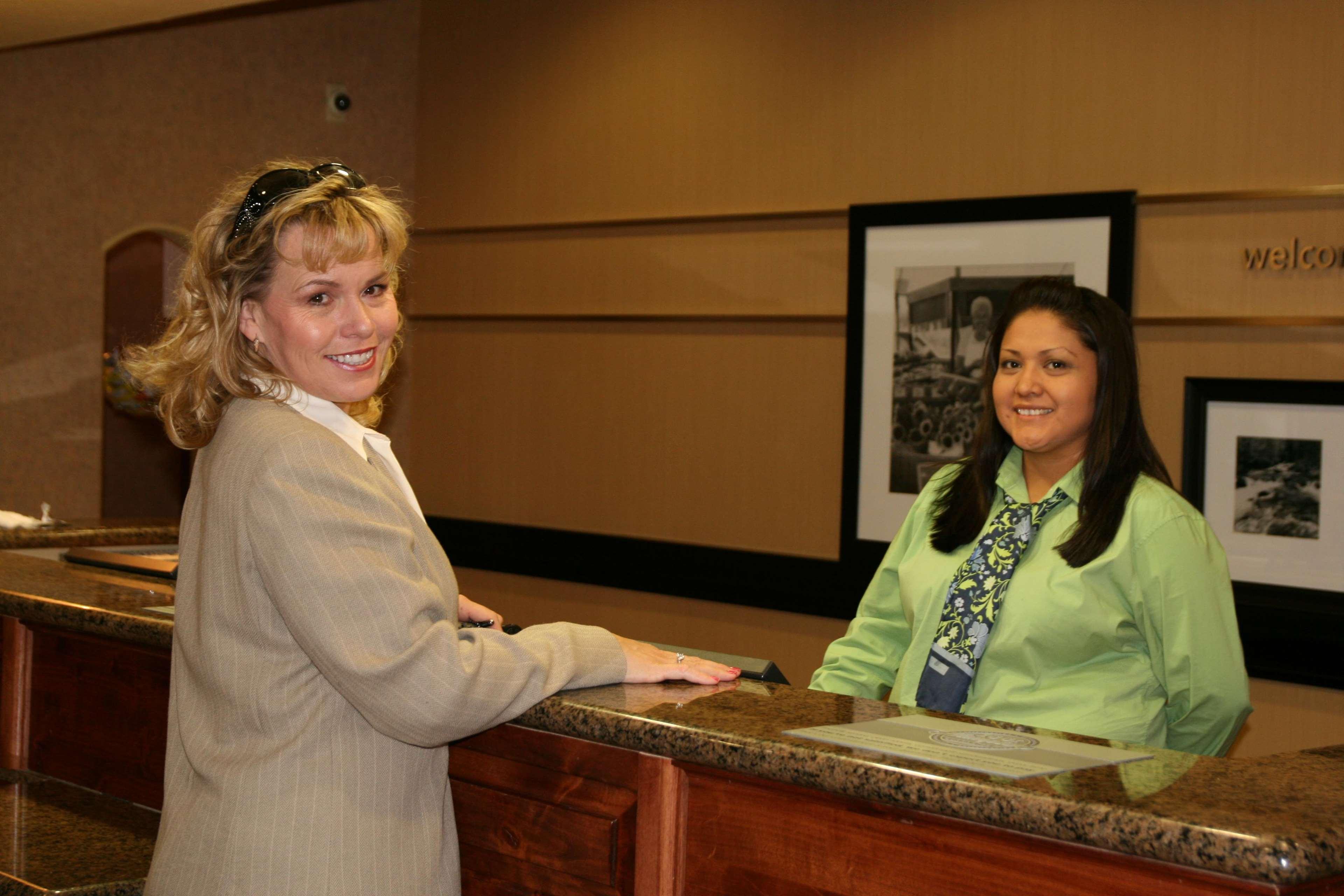 Hampton Inn & Suites Farmington Interiør billede